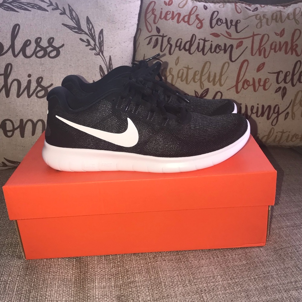 Brand new women’s Nike free runs 2017